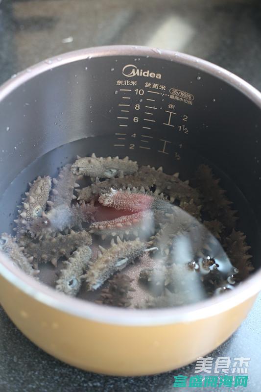 为什么泡发干鱿鱼需要碱性水 (为什么泡发干长香菇最好使用温水？)